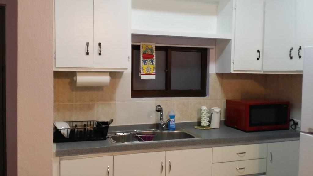 Lee'S Comfort House Chalan Kanoa Εξωτερικό φωτογραφία